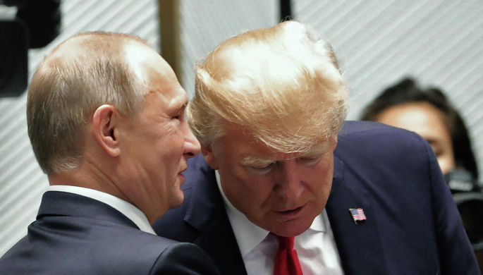 Владимир Путин (слева) и Дональд Трамп