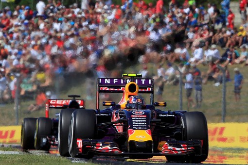 Квят пишет историю