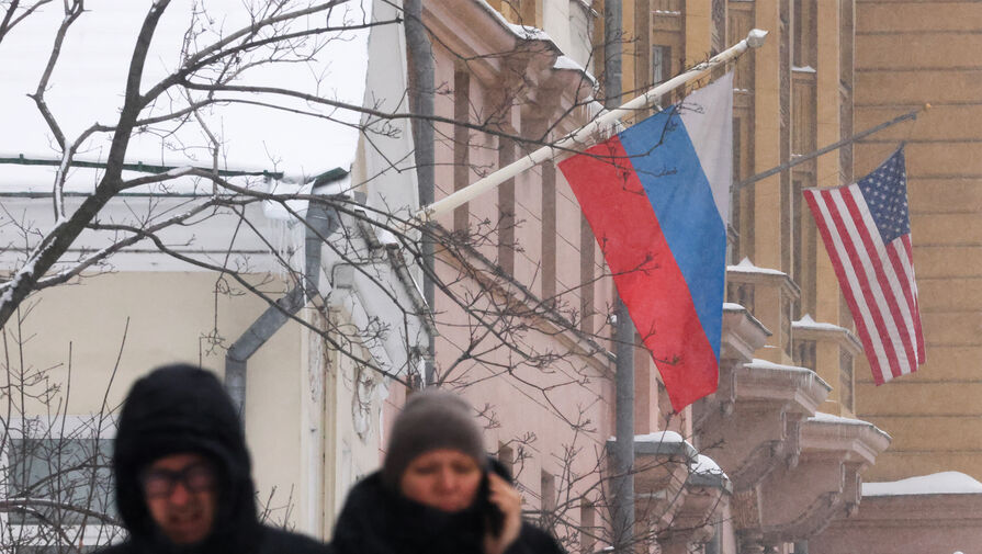 Медведев назвал обращение посольства США к россиянам 