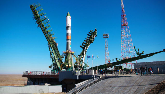 Ракета-носитель «Союз-2.1а» с транспортным грузовым кораблем «Прогресс МС-11» на стартовой площадке...