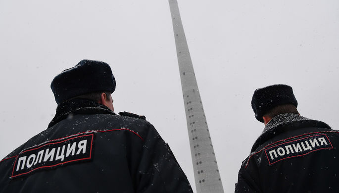 Полицейские на акции протеста против сноса недостроенной телебашни в Екатеринбурге, 22 марта 2018...