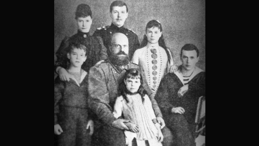 Репродукция фотографии Императора Александра III с семьей