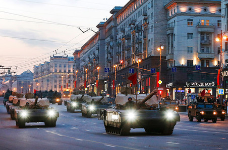В Москве прогнозируются на праздники сильные пробки из-за репетиций и проведения парада Победы