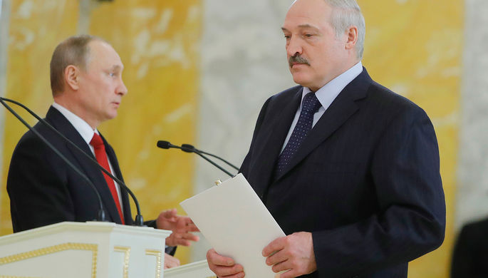 Президент России Владимир Путин и президент Белоруссии Александр Лукашенко после встречи в...