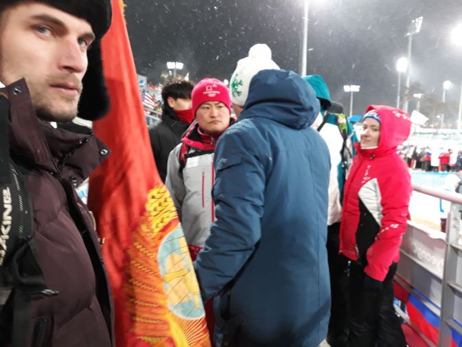 У российских болельщиков на Олимпиаде отобрали флаг с Лениным