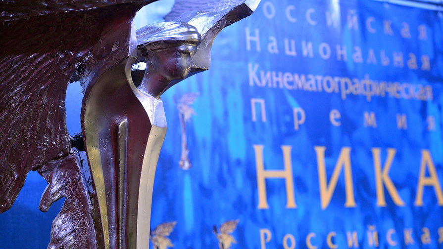  Статуя национальной кинематографической премии «Ника» на заседании членов Российской... 