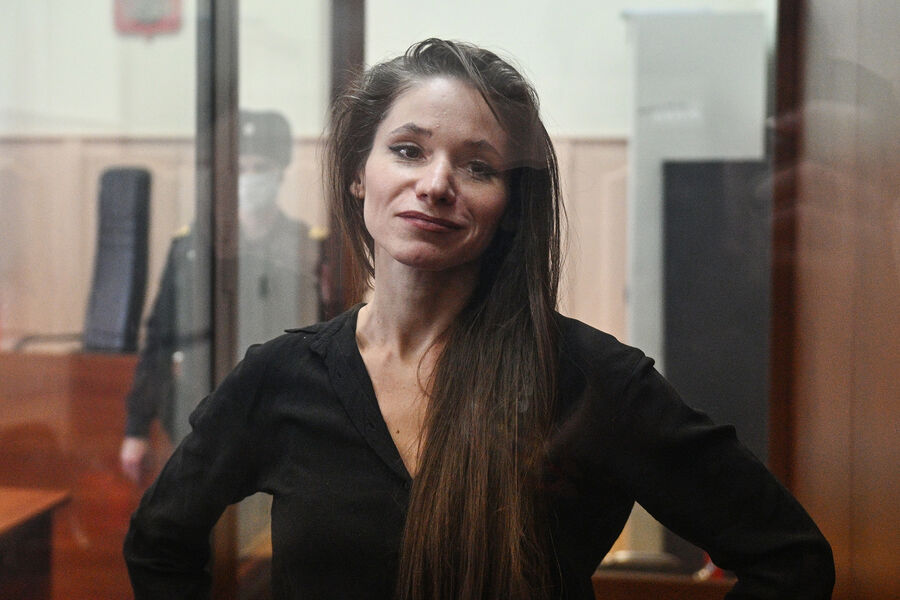 Суд в Москве подлил арест журналистке Фаворской по делу об экстремизме