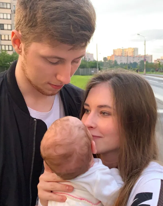 instagram.com/sunnylipnitskaya
