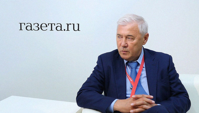Глава думского комитета по финансовому рынку Анатолий Аксаков во время интервью на Петербургском...