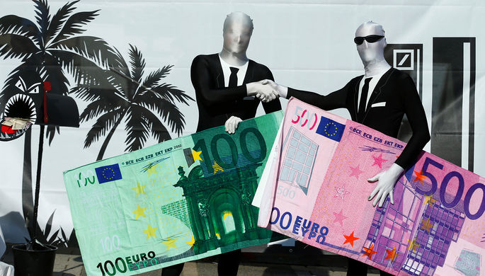 Антиглобалисты перед ежегодным собранием Deutsche Bank во Франкфурте, май 2017 года