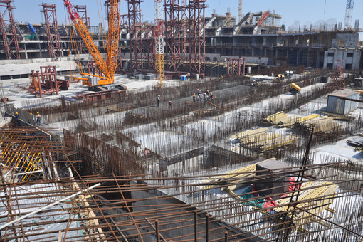 Депутаты петербургского законодательного собрания считают, что строительство новой арены надо заморозить