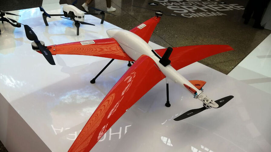 В РФ создали беспилотный гибрид самолета и квадрокоптера с вертикальным взлетом и посадкой