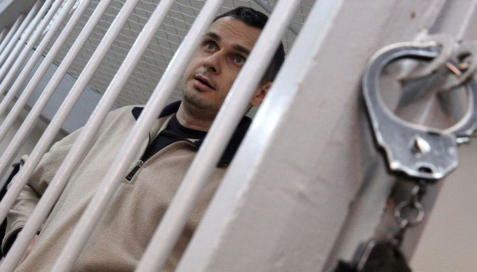 Украинский режиссер Олег Сенцов во время рассмотрения вопроса о продлении ареста в Лефортовском...
