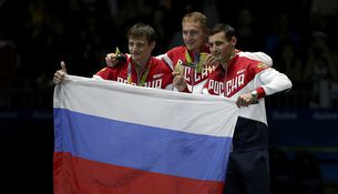 Россия берет медали комплектами