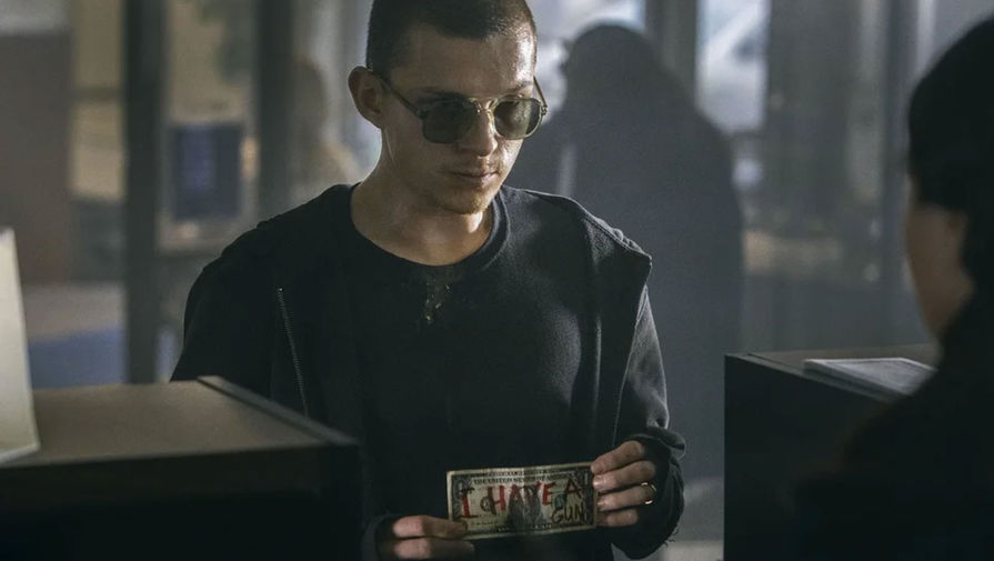 Кадр из фильма «По наклонной» (2021)