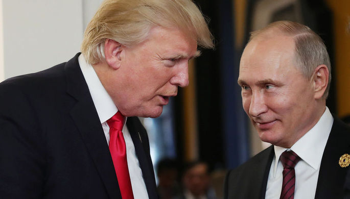 Президент России Владимир Путин и президент США Дональд Трамп, ноябрь 2017 года