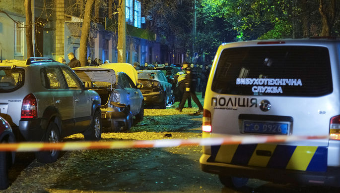 Следственные действия на месте взрыва автомобиля в Киеве, 25 октября 2017 года