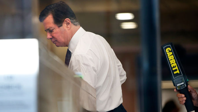 Пол Манафорт у входа в суд в Вашингтоне, 15 июня 2018 года