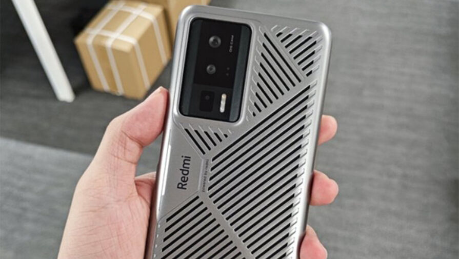Xiaomi выпустила для Redmi K60 чехол с функцией охлаждения смартфона