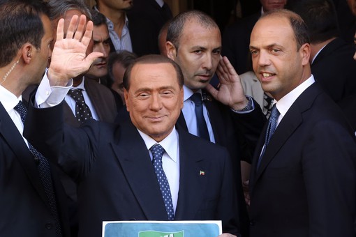 Пасаны... 2013-09-19T160342Z_957802331_GM1E99J1UM001_RTRMADP_3_ITALY-POLITICS-BERLUSCONI-pic510-510x340-87374