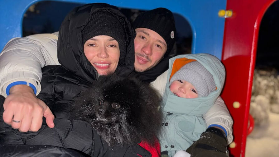 Певица Ольга Серябкина снялась с мужем и сыном на отдыхе в загородном доме