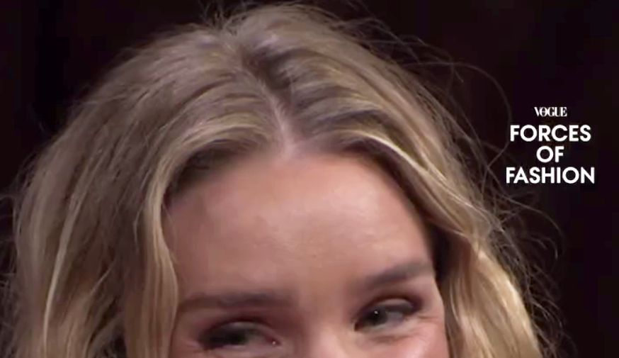 Модель Рози Хантингтон-Уайтли раскритиковали за отекшее лицо на интервью