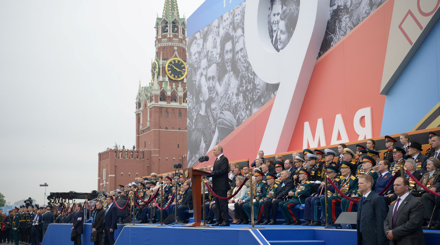 Президент России Владимир Путин во время военного парада Победы на Красной площади, 9 мая 2019 года