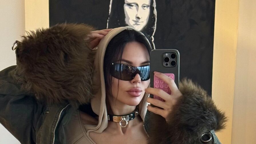 Бизнесвумен Оксана Самойлова появилась на публике в спущенных штанах со стрингами