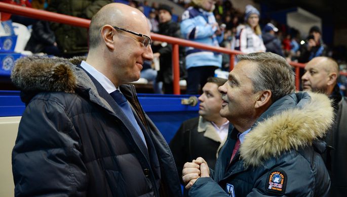Глава IIHF Рене Фазель (справа) и президент КХЛ Дмитрий Чернышенко
