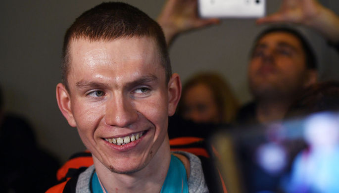 Лыжник Александр Большунов