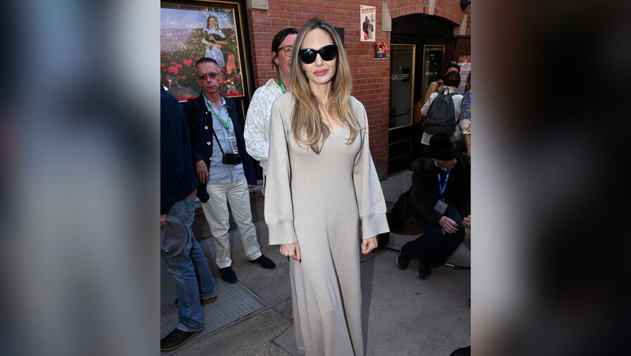 Актрису Анджелину Джоли раскритиковали за чрезмерную худобу