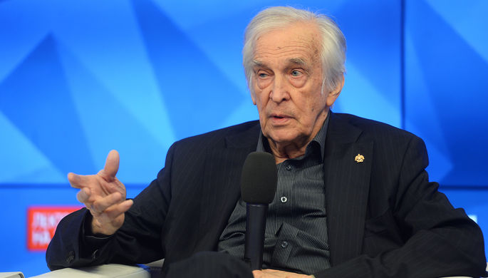 Валентин Фалин на творческой встрече в честь его 90-летия и 75-летия Совинформбюро, 2016 год