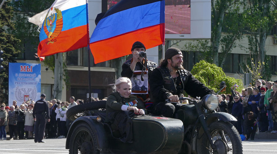 Президент мотоклуба "Ночные волки" Александр "Хирург" Залдостанов во время мероприятия в Донецке, 11 мая 2017 года