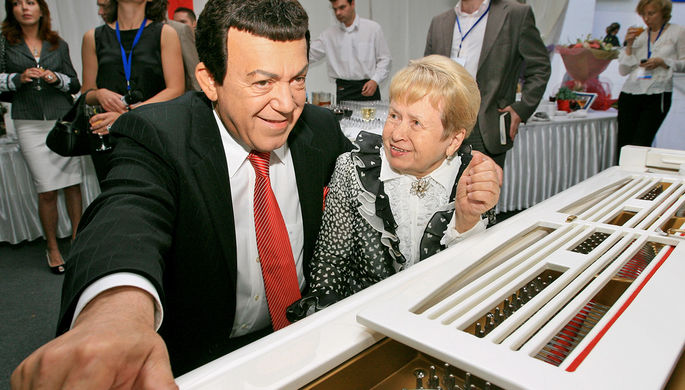 2007 год. Иосиф Кобзон и композитор Александра Пахмутова