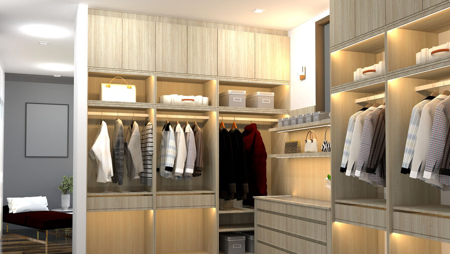 Дизайнер Солдаткина посоветовала сделать в квартире гардеробную под потолок