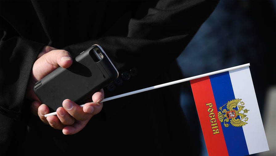 Ъ: в РФ начнут производить Android-смартфоны по цене от 10 до 30 тысяч рублей