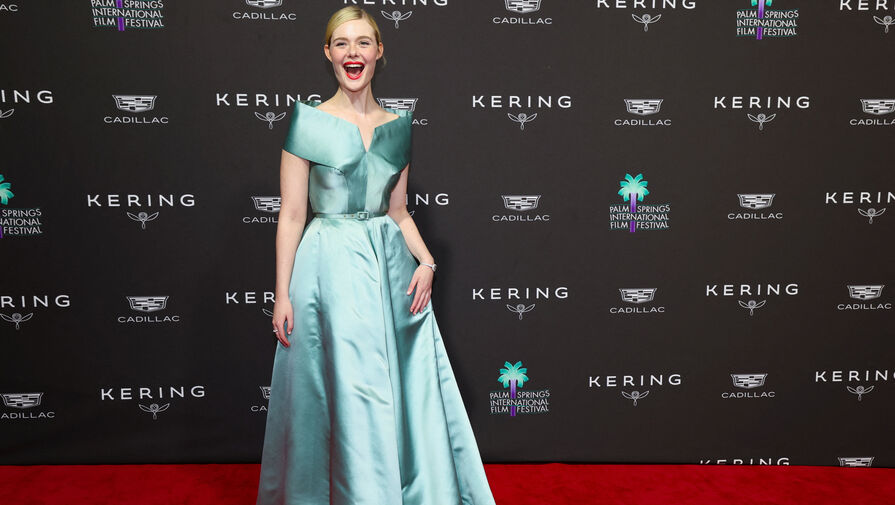 Актриса Эль Фаннинг вышла на публику в платье Золушки