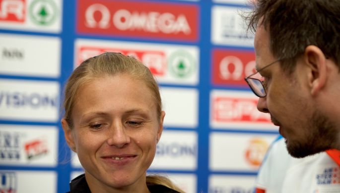 Легкоатлетка Юлия Степанова и журналист ARD Хайо Зеппельт