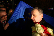 Oppositionist pardoned by Lukashenko to get asylum in UK