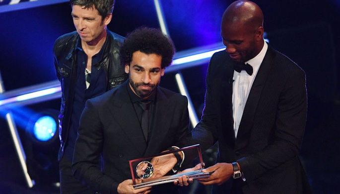 Игрок сборной Египта по футболу Мохамед Салах получает награду FIFA Puskas Award 2018 за лучший гол