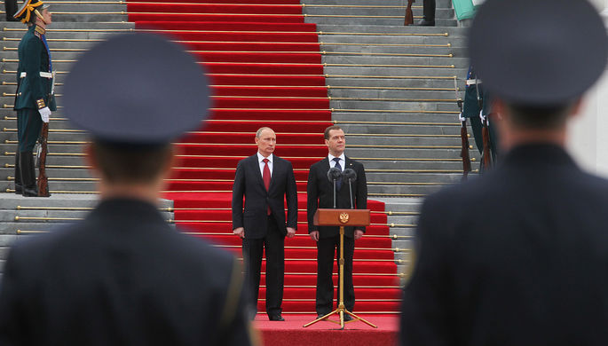 «Единая Россия» поддерживает В. Путина на выборах — Медведев