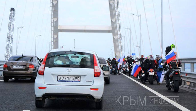 Во время открытия автомобильного движения по Крымскому мосту через Керченский пролив, 16 мая 2018...