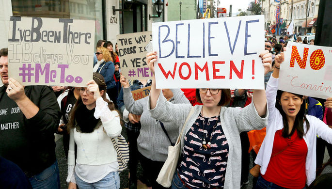 Участники акции протеста #MeToo против сексуальных домогательств. Лос-Анджелес, 2017 год