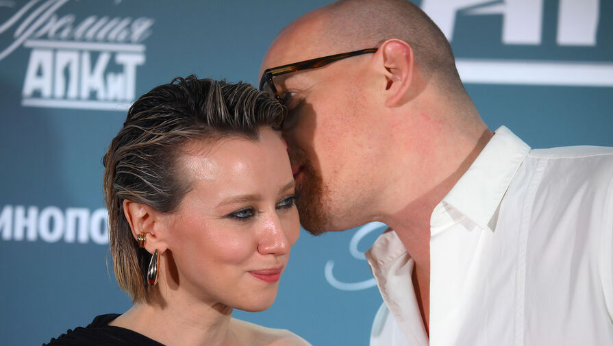 Актер Юрий Колокольников вышел на публику с женой Кутавичюте