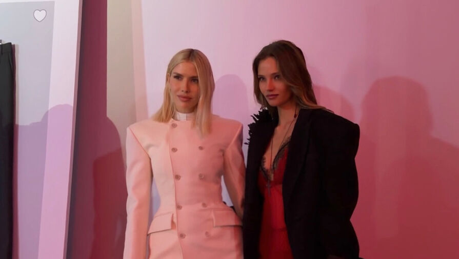 Модели Елена Перминова и Алеся Кафельникова в сетчатых колготках появились на публике