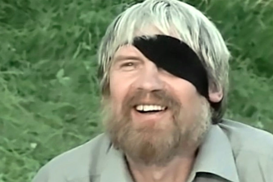Кадр из фильма «Две судьбы-3. Золотая клетка» (2005)