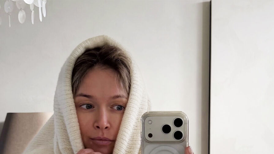 Певица Вера Брежнева опубликовала фото без макияжа