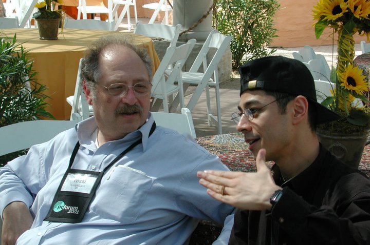 PC Forum, Аризона, 2001. Давид Ян рассказывает основателю ICQ Йосси Варди о проекте Cybiko