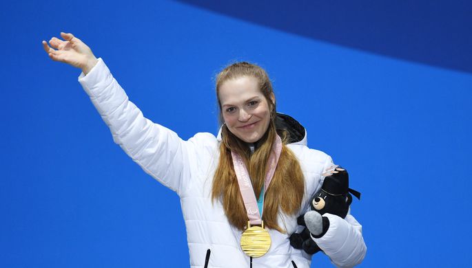 Российская биатлонистка и лыжница Екатерина Румянцева на церемонии награждения Паралимпиады-2018