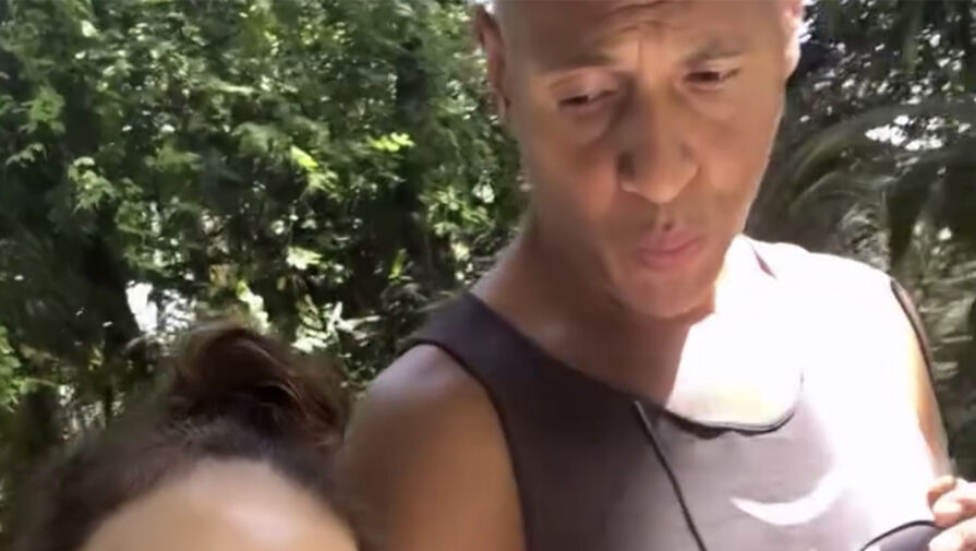 Певица Ани Лорак выложила видео в бикини с мужем Вирдажку на Мальдивах